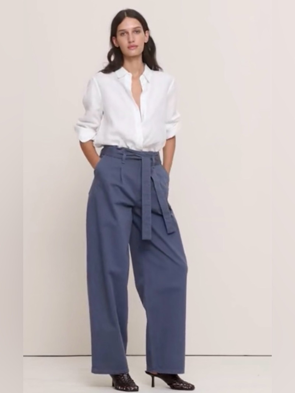 NWT Banana Republic Ultra High Rise Wide Leg Blue Paperbag Sz 8 Petite.